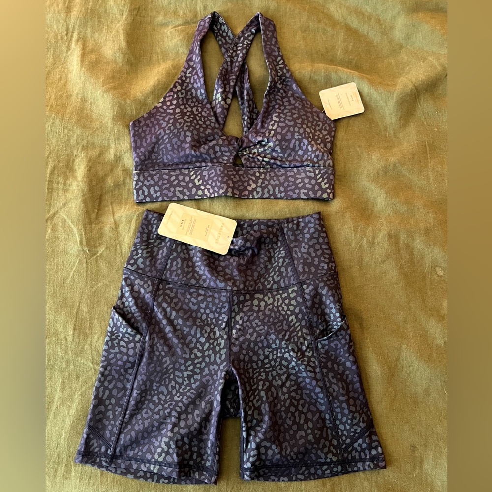 Fabletics bike shorts and sports bra - set size SMALL - BRAND NEW
